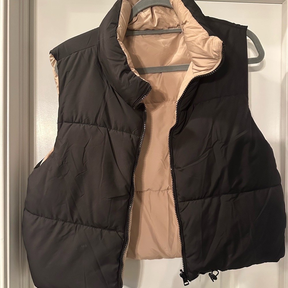 A Classy Chic Boutique Black and Tan reversible Vest w/pockets